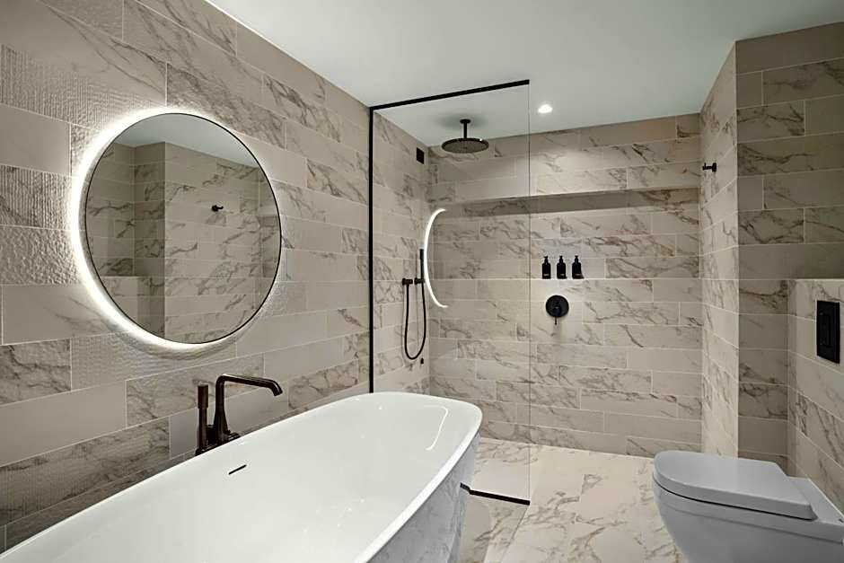 Cardo Roma, Autograph Collection