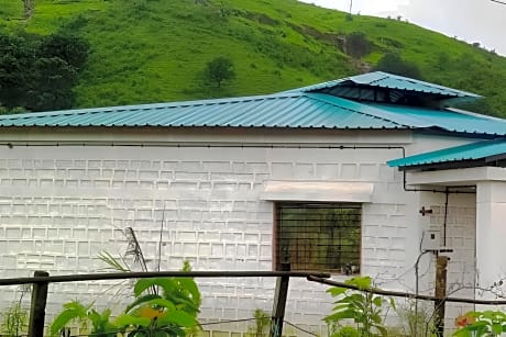 Club Shandilya-A Cheerful 3 BR Place in Nature lap