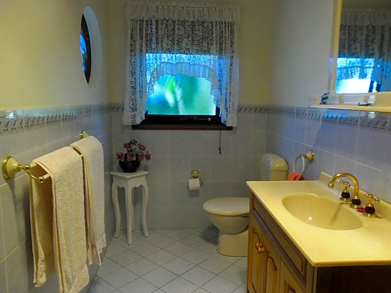 La Lagoon Bed and Breakfast