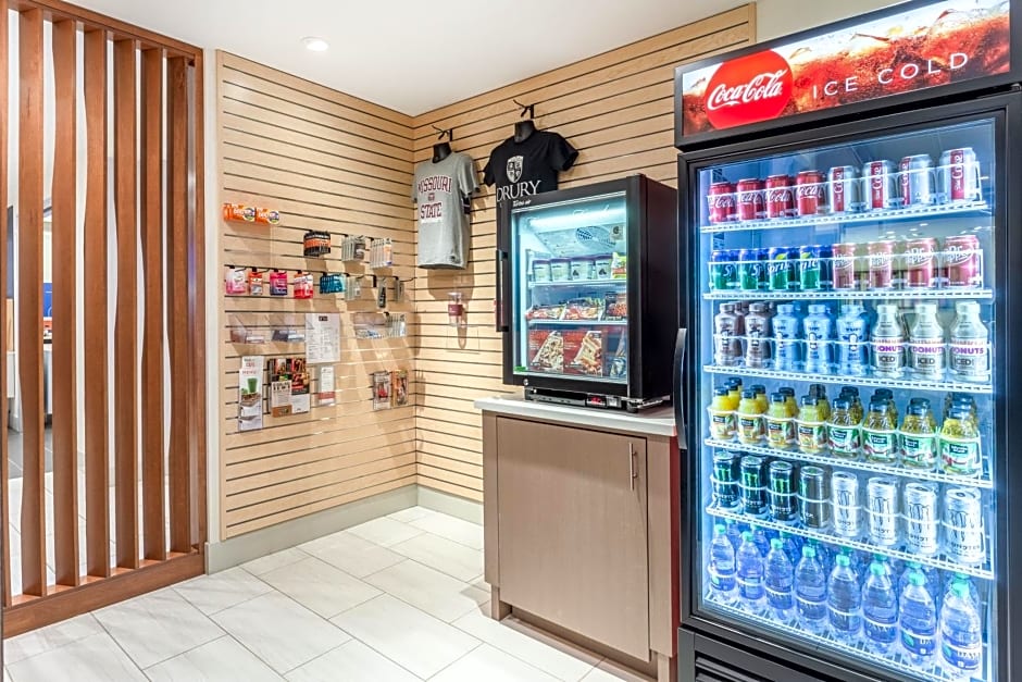 Holiday Inn Express & Suites - Springfield North, an IHG Hotel