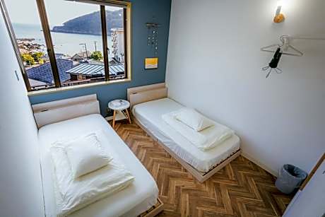 Standard Twin Room with Sea View