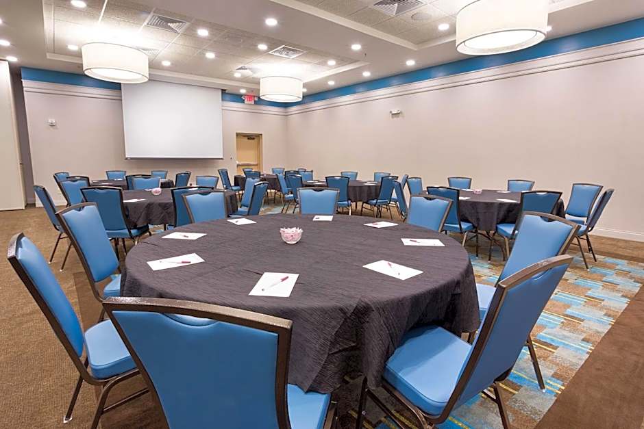 Drury Inn & Suites Burlington