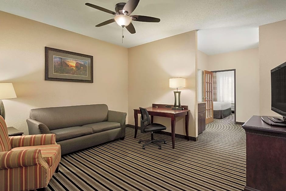 Country Inn & Suites by Radisson, Little Falls, MN