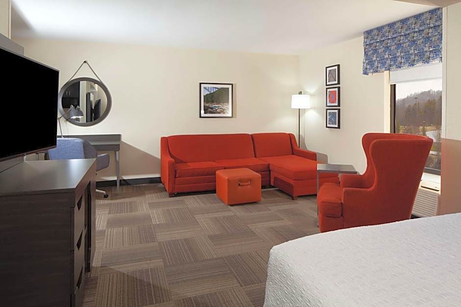 Hampton Inn By Hilton Charleston-Southridge
