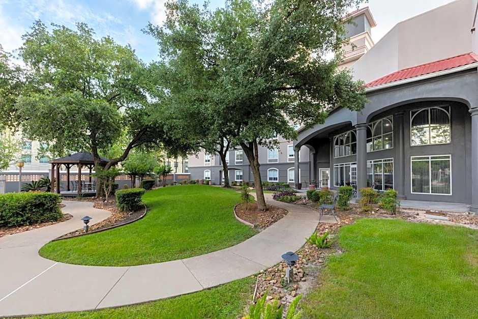 La Quinta Inn & Suites by Wyndham Houston Bush Iah South