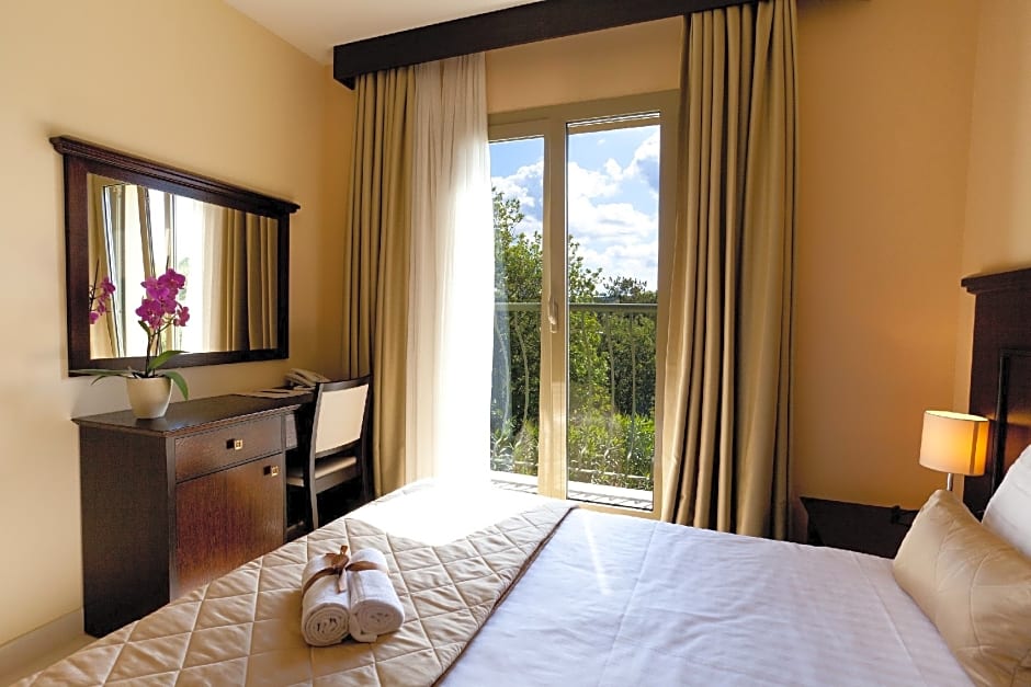 Photo 1 of 5 of Superior Suite, Sea View