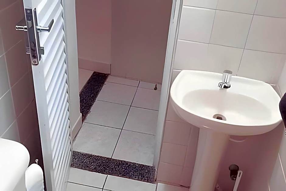 Studio pé na areia com área de churrasco privativa