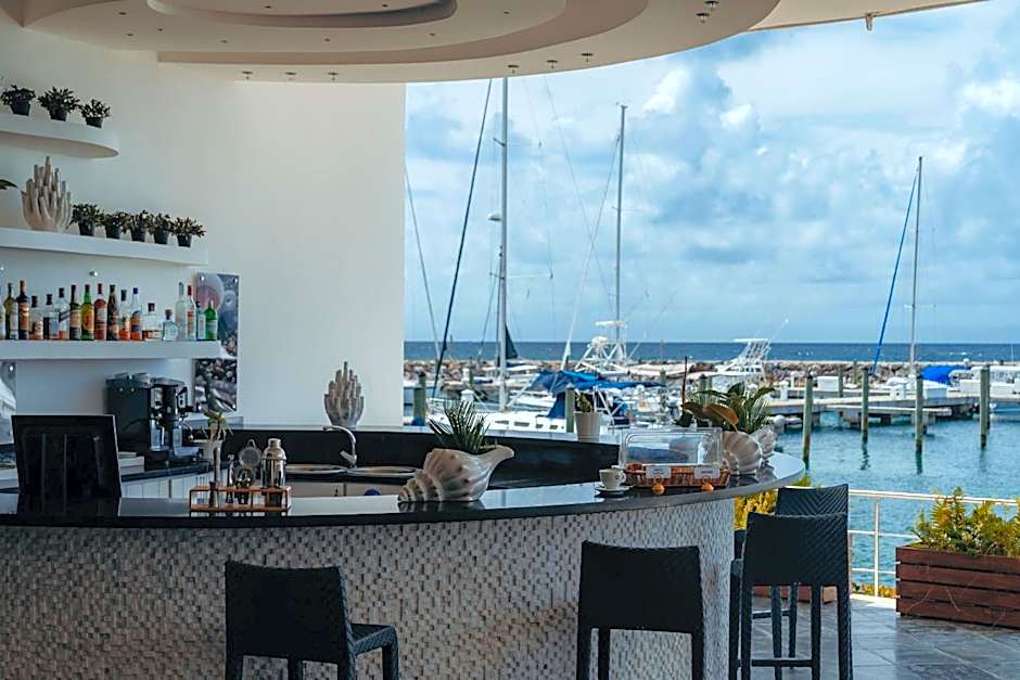 The Bannister Hotel & Yacht Club