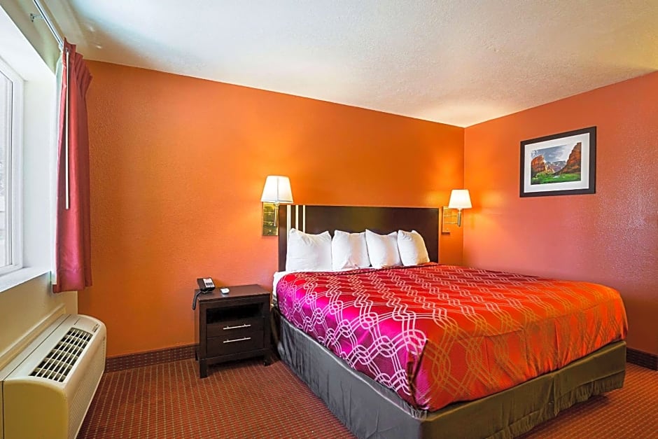 Econo Lodge Hurricane - Zion National Park Area