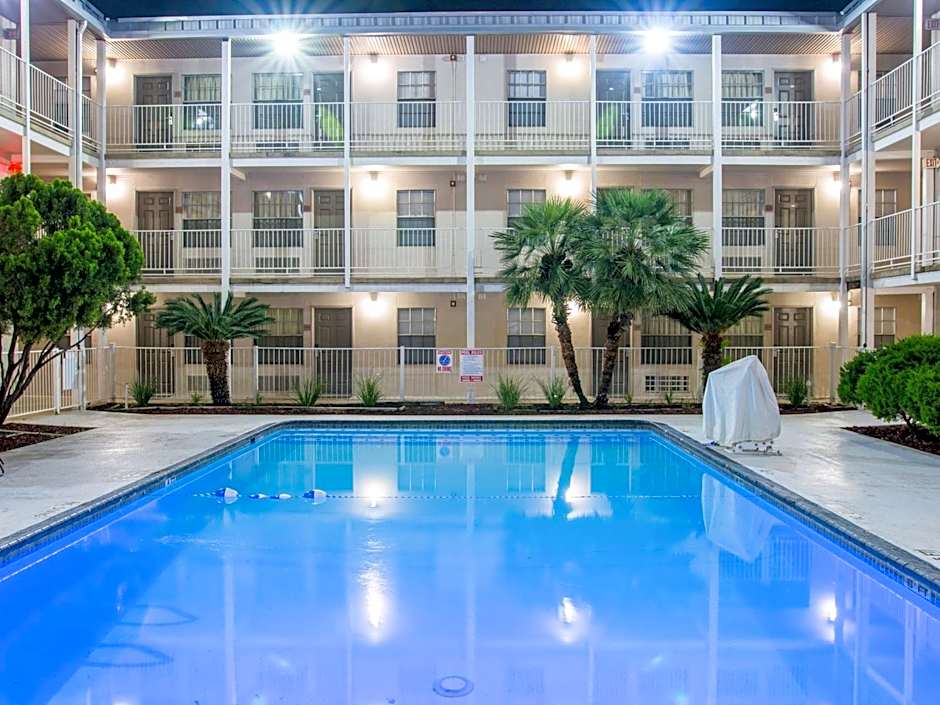 Studio 6-San Antonio, TX - Lackland AFB