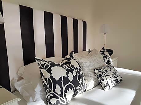 Superior Suite with Garden View - Ground Floor