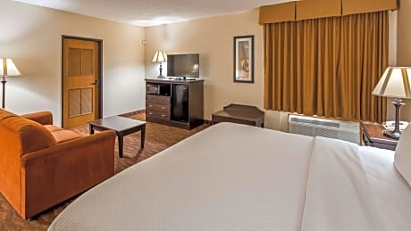 Suite-2 Queen Beds, Non-Smoking, High Speed Internet Access, Microwave, Refrigerator, Sofabed, Full Breakfast