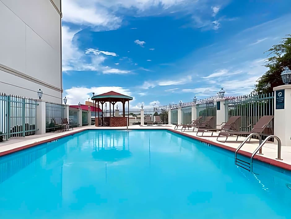 Palacio Royale Inn Signature Katy