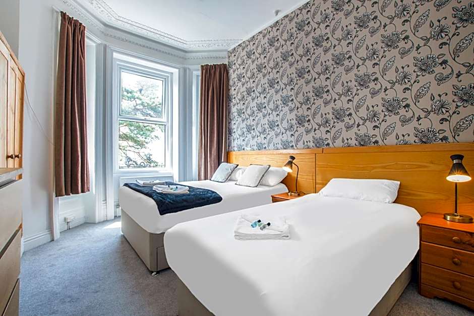 OYO The Lodge Bournemouth