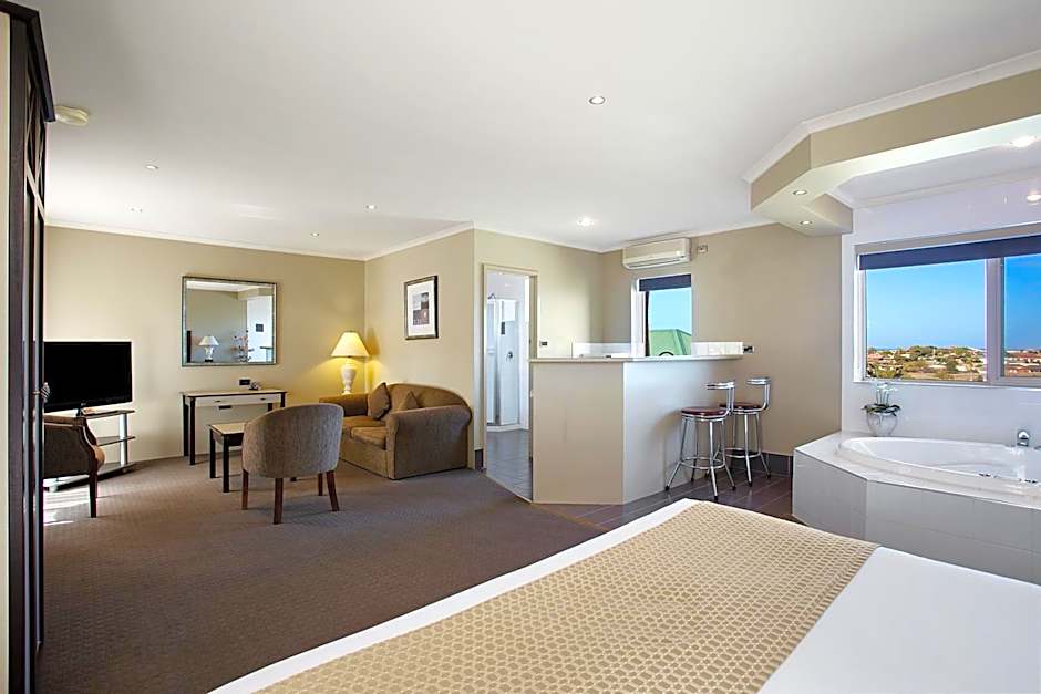 Comfort Inn On Raglan