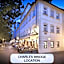 Hotel At the Golden Scissors