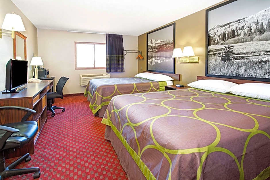 Super 8 by Wyndham Longmont/Del Camino