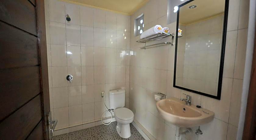 Putu Guest House II