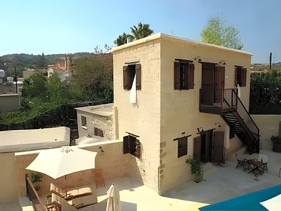 Leonidas Village Houses