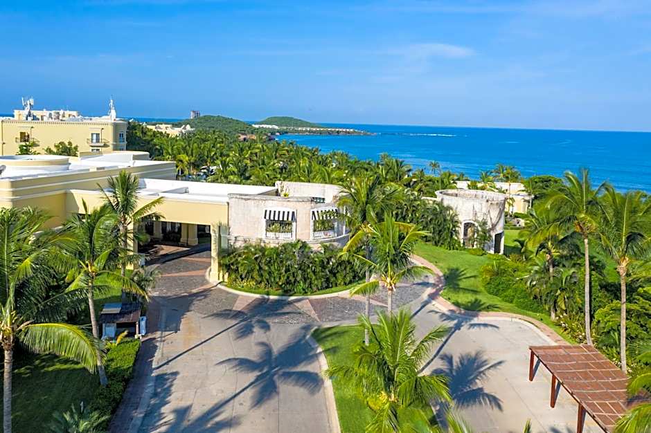 Pueblo Bonito Emerald Luxury Villas & Spa All Inclusive