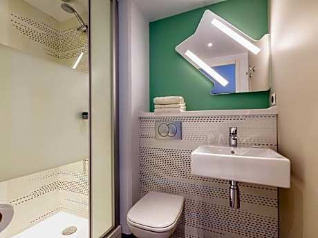 Room with One Double and One Fold-Down Bed