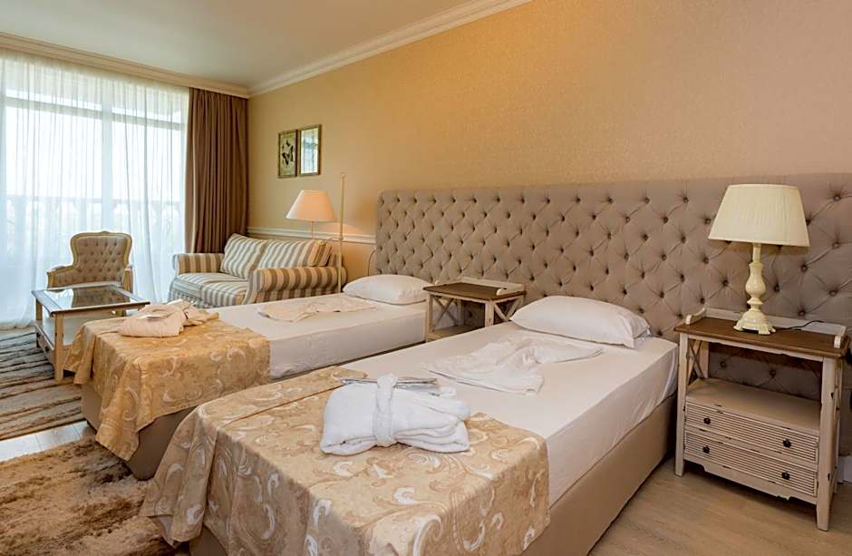 Therma Palace - Balneo SPA, Free parking & Beach