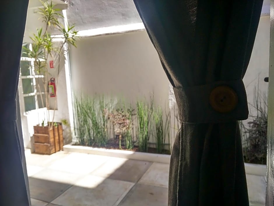 La Tozi Hotel