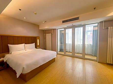 Queen Room with View