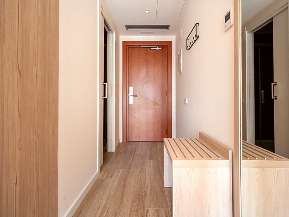limehome Barcelona Carrer de Besalú 82