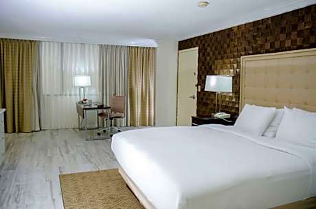 Executive One Bedroom Suite - Non-Smoking