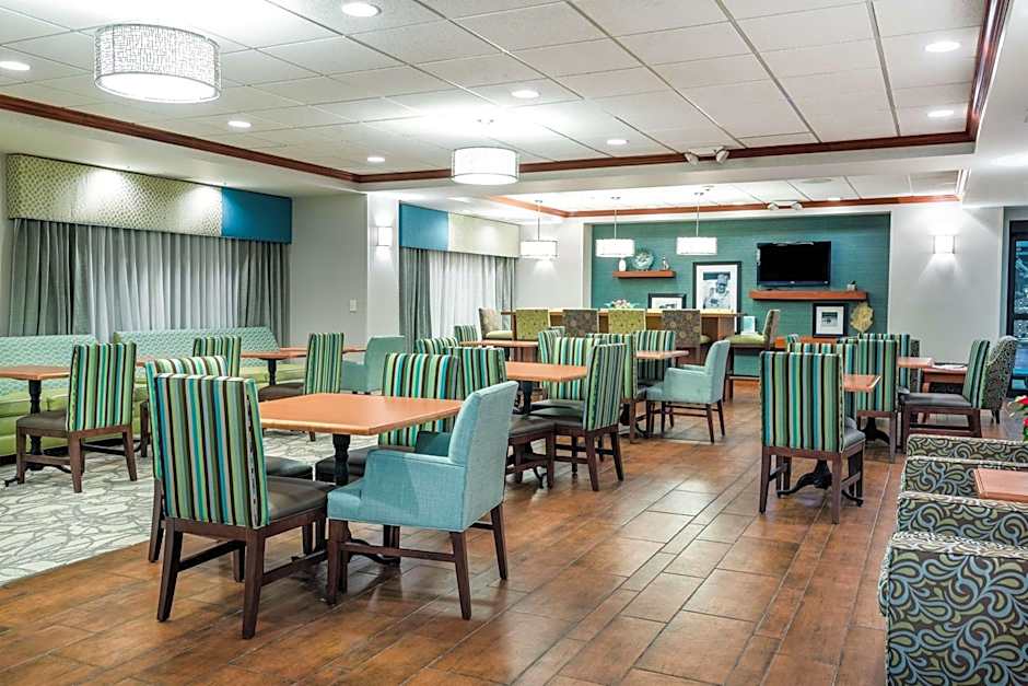 Hampton Inn By Hilton Bellevue