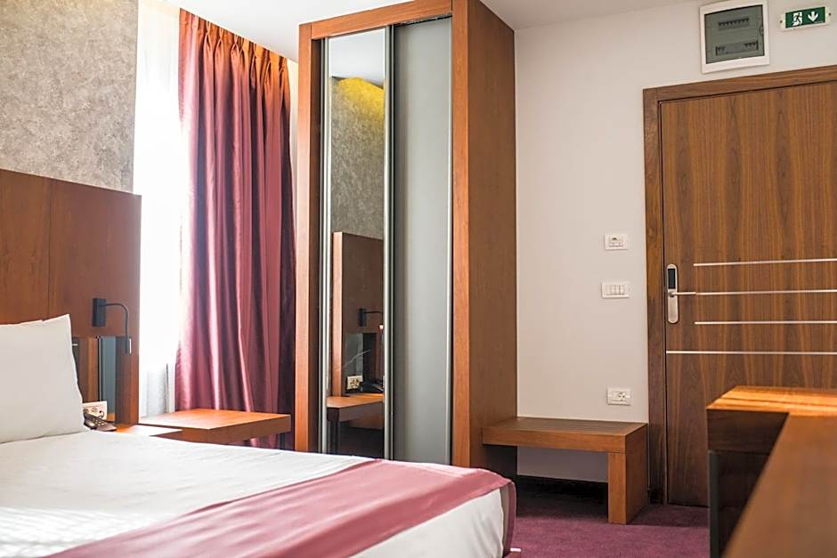 Hotel Bograd - Apartments & Lounge Station