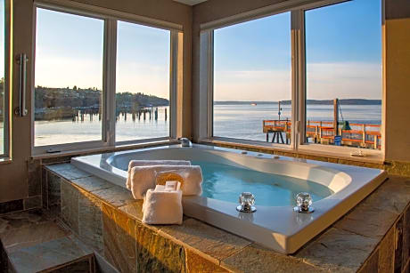 Premier King Room with Spa Bath and Bay View