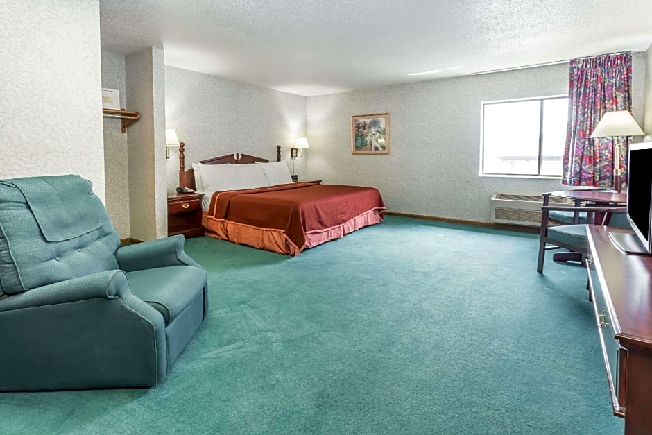 Howard Johnson by Wyndham Manteno