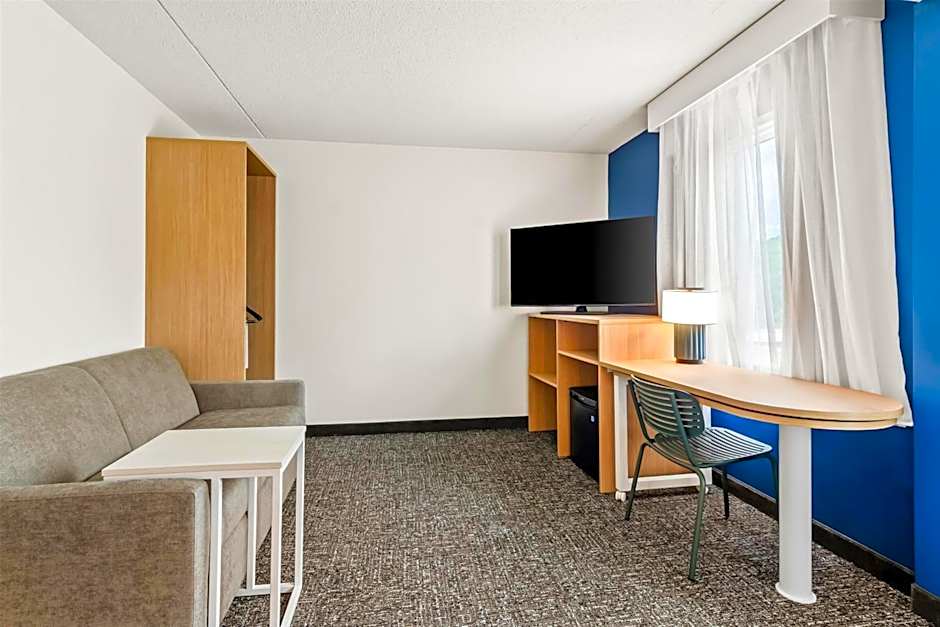 Spark by Hilton Lexington