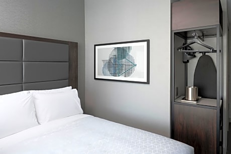 Queen Room with Two Queen Beds - Hearing Accessible/Non-Smoking
