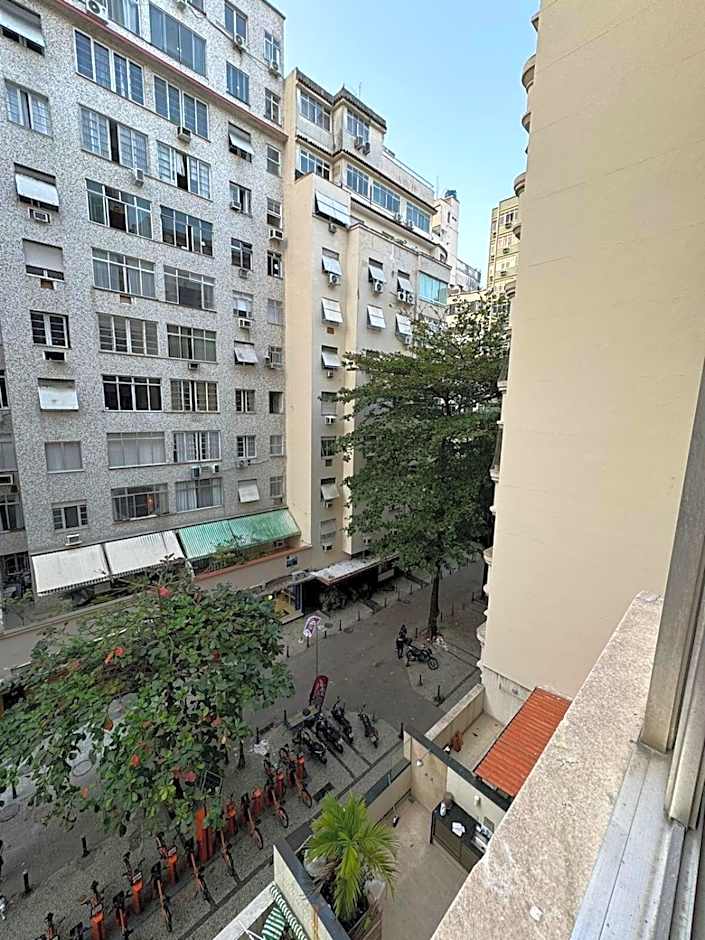 7 Minutos da Praia e Copacabana Palace CM13-503