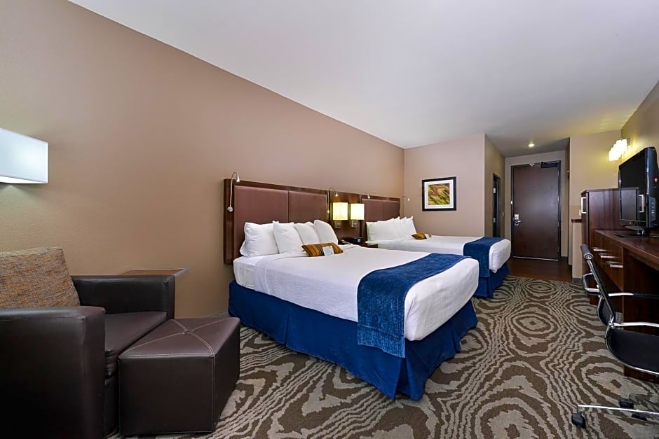 Best Western Plus Williston Hotel & Suites