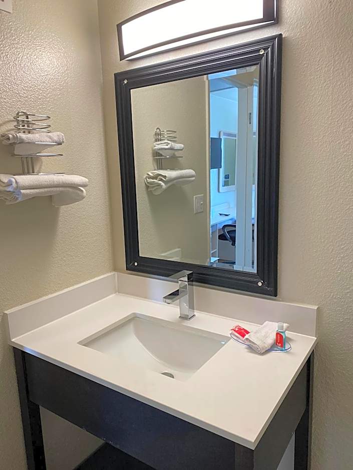Econo Lodge Stockton near I-5 Fairgrounds