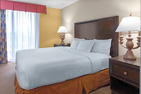 3 Room Family Suite-1 King/2 Doubles/1 Bath
