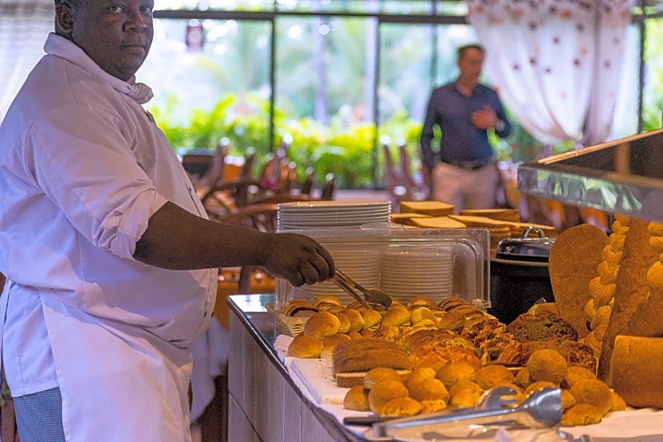 Travellers Beach Hotel & Club