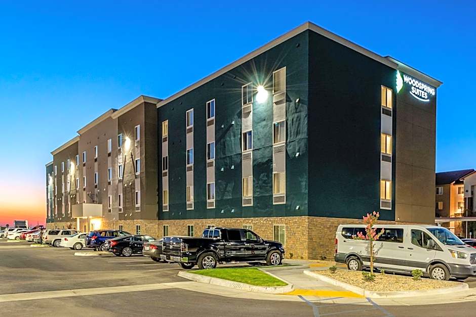 WoodSpring Suites Bakersfield Airport