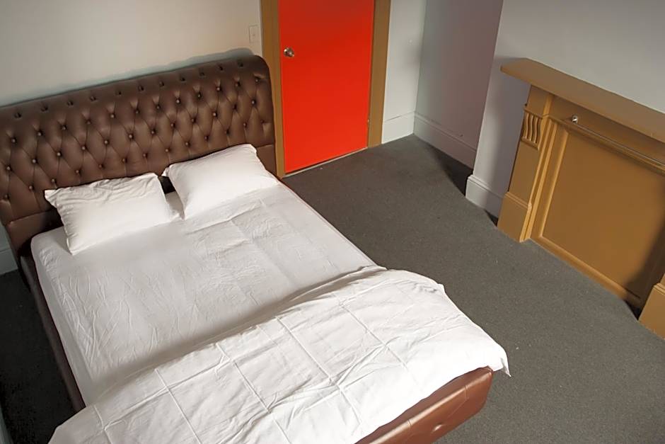 Backpackers Imperial Hotel