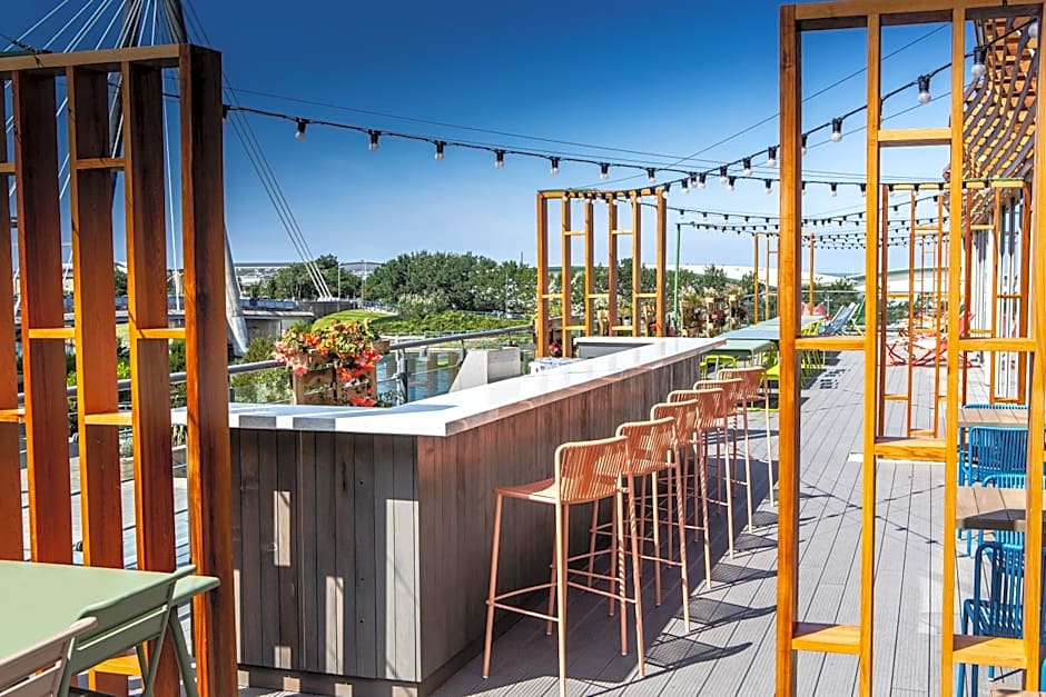 Waterfront Southport Hotel