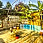 Banana Alaçatı Food & Stay - Adults Only