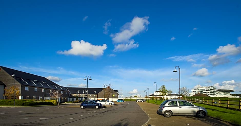Holiday Inn Express London - Epsom Downs By IHG