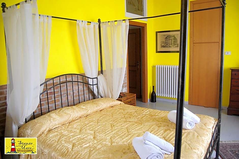 Stanze sul Mare B&B and Apartment
