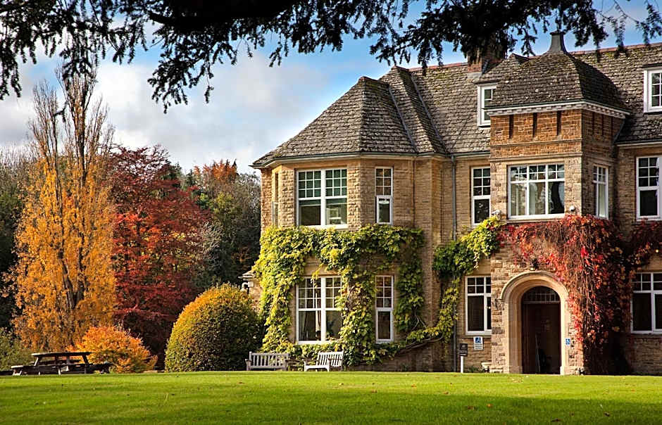 Photo 1 of 26 of Middle Aston House