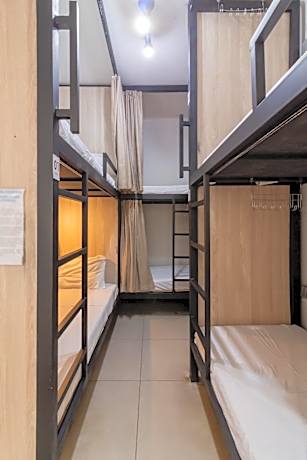 Bed in 6-Bed Mixed Dormitory Room