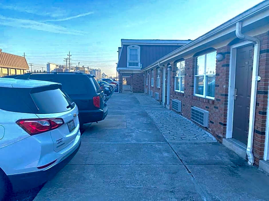 Country Club Inn & Suites